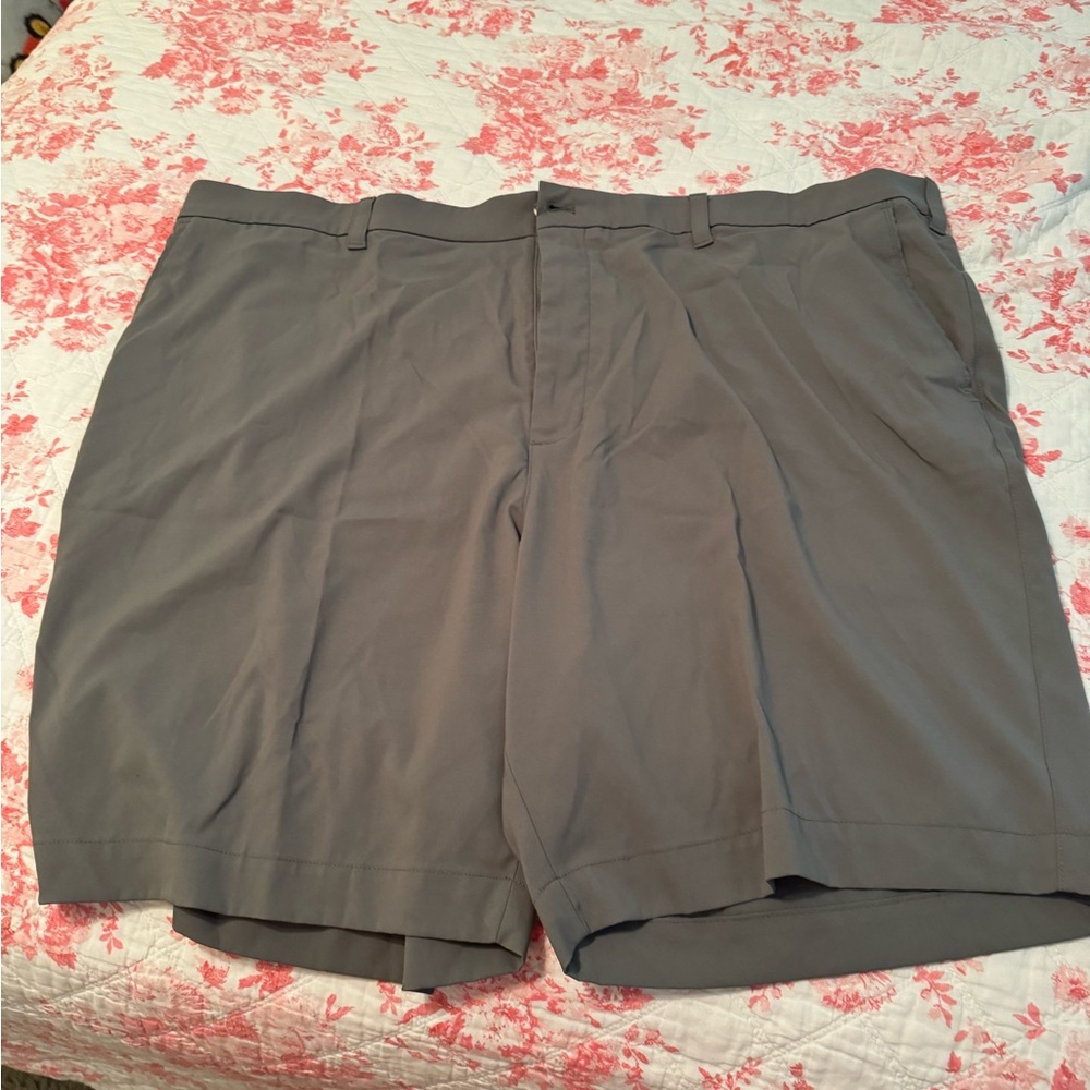 Callaway Men's Gray Flat Front Shorts